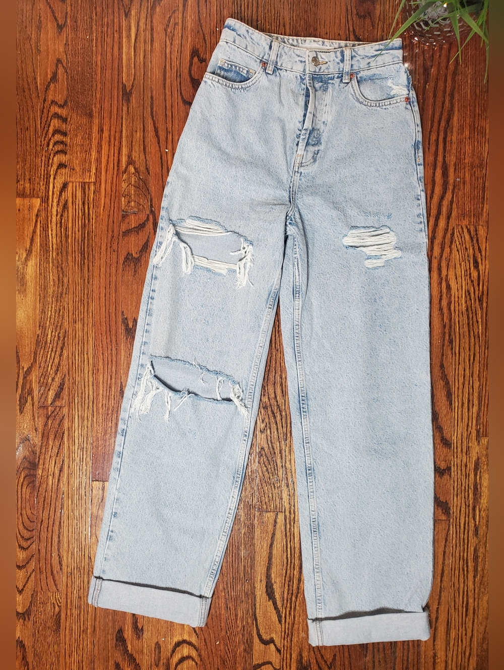 Topshop Light Wash Distressed Boyfriend Jeans Size 4 W26 L32 - Picture 4 of 11
